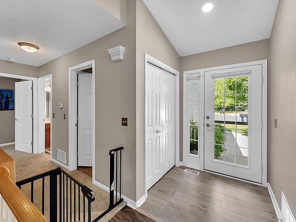4th image of 6690 Green Valley Ct SE