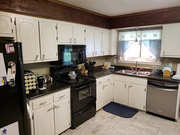 3rd image of 15066 Beau Jon Ave