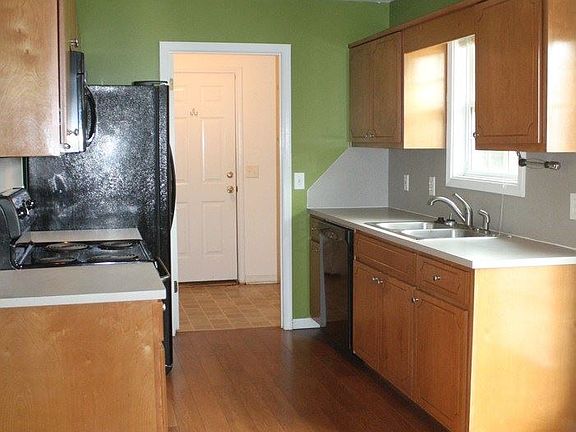 5th image of 415 Mill Pond Dr