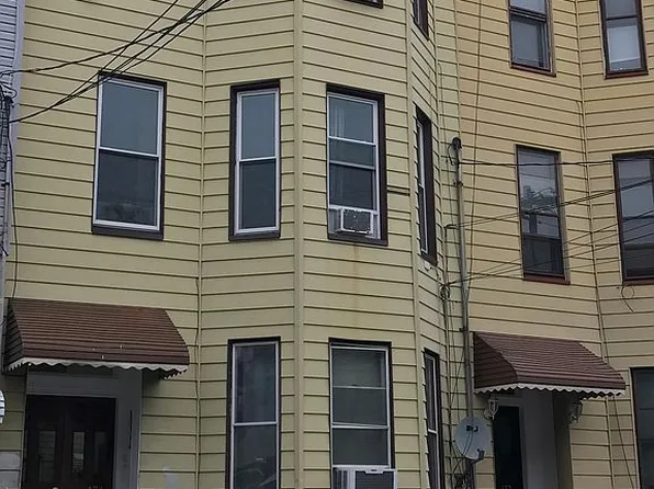 134 Griffith St, Jersey City, NJ 07307