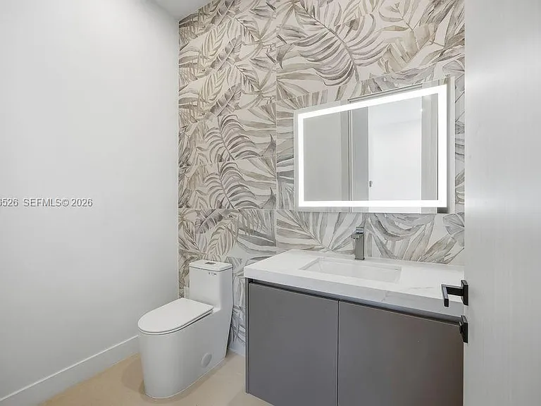 1337 NE 13th Ave #1337 — Photo 11