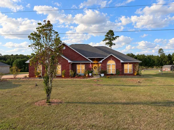 160 James Dr, Leesville, LA 71446