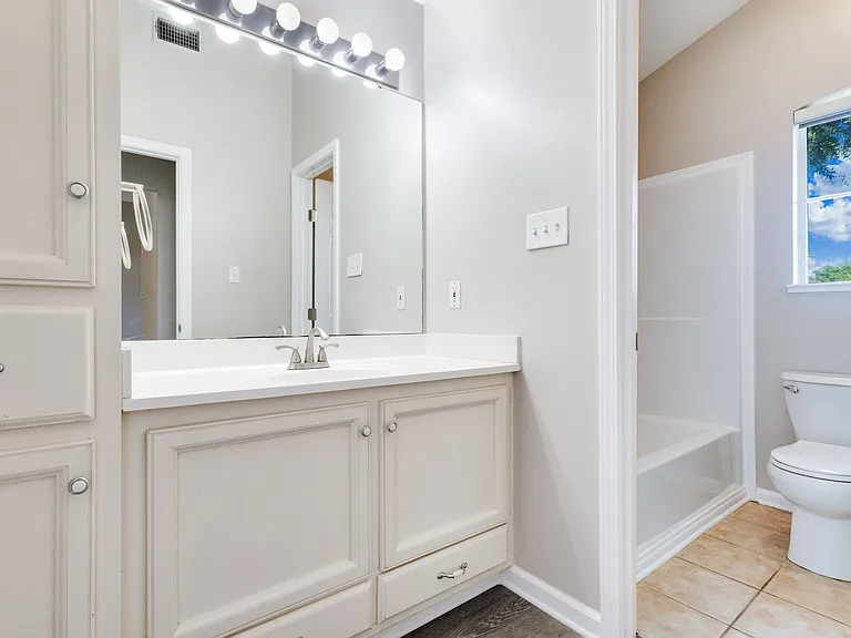 111 Songbird Ln — Photo 16