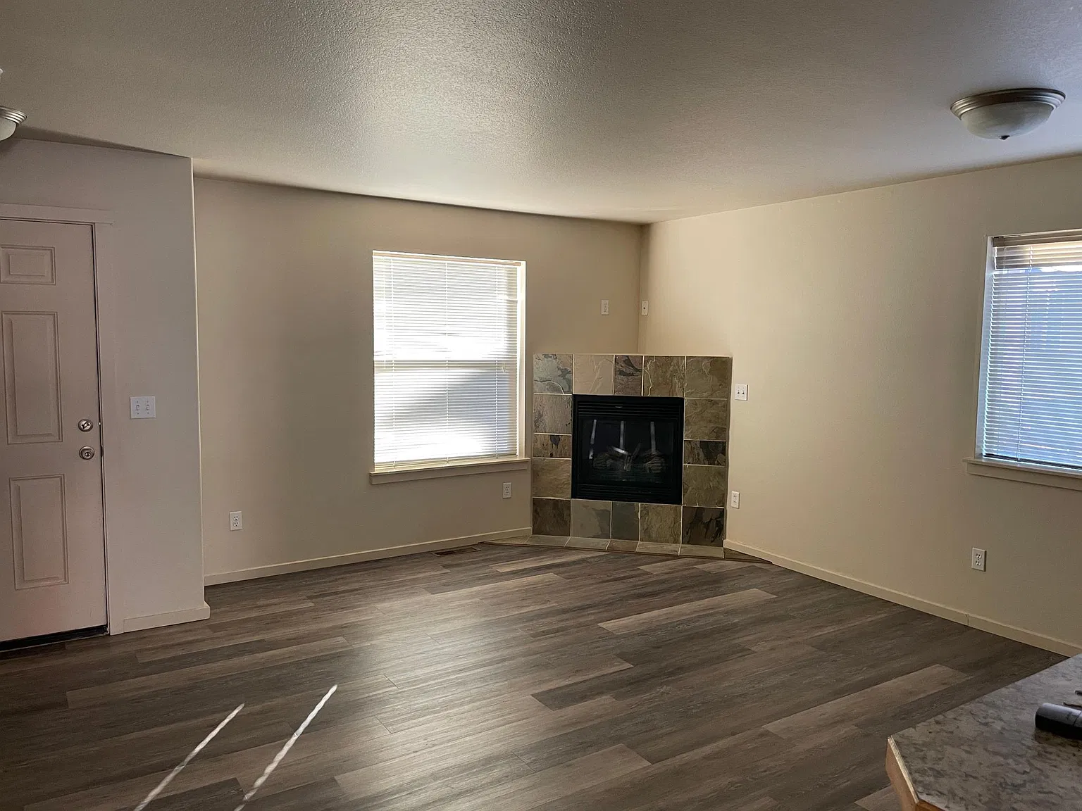 3 bed, 2.5 bath, 1650 sqft, $2,150 — Photo 3