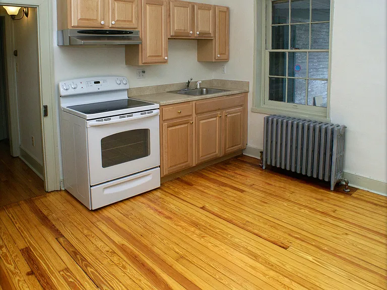 2 E 4th St #3 — Photo 5
