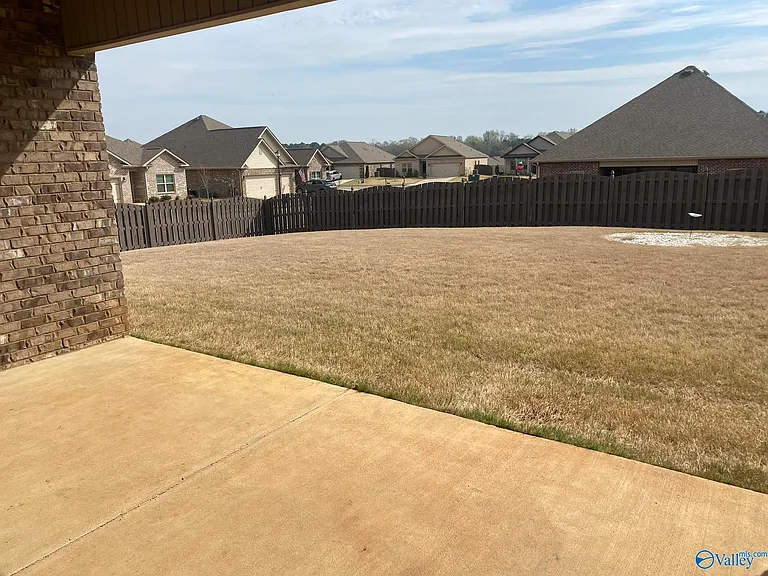101 Donovan Dr — Photo 15
