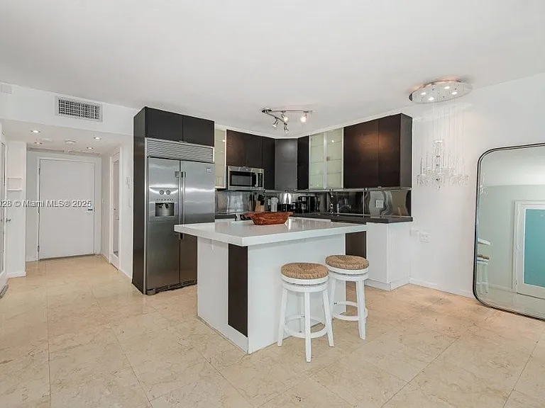 2301 Collins Ave #705 — Photo 7