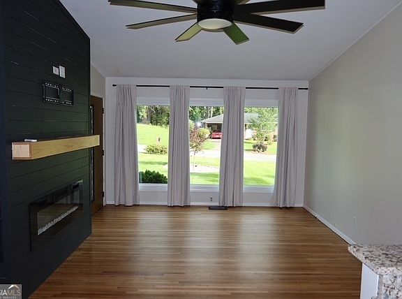 4th image of 39 Willow Dr