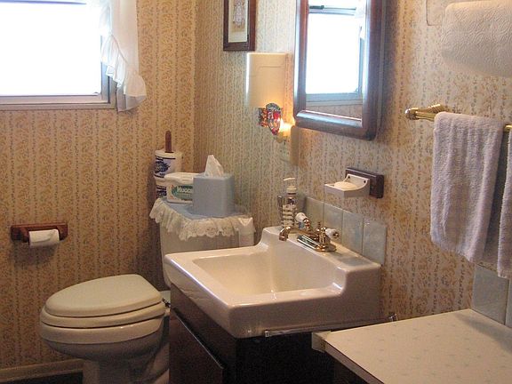 2nd Bathroom