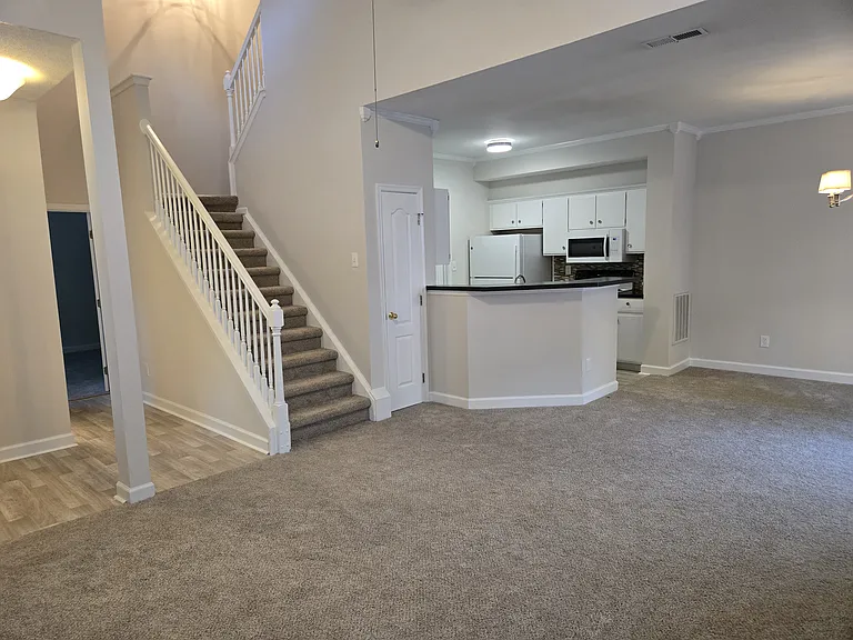 730 Windbrook Cir — Photo 2