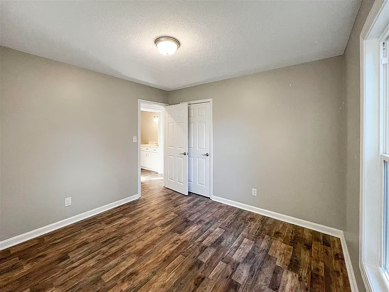 1248 Derek Dr — Photo 13