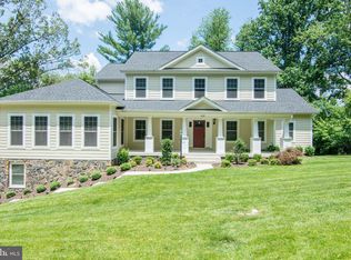 6656 Kerns Rd, Falls Church, VA 22042