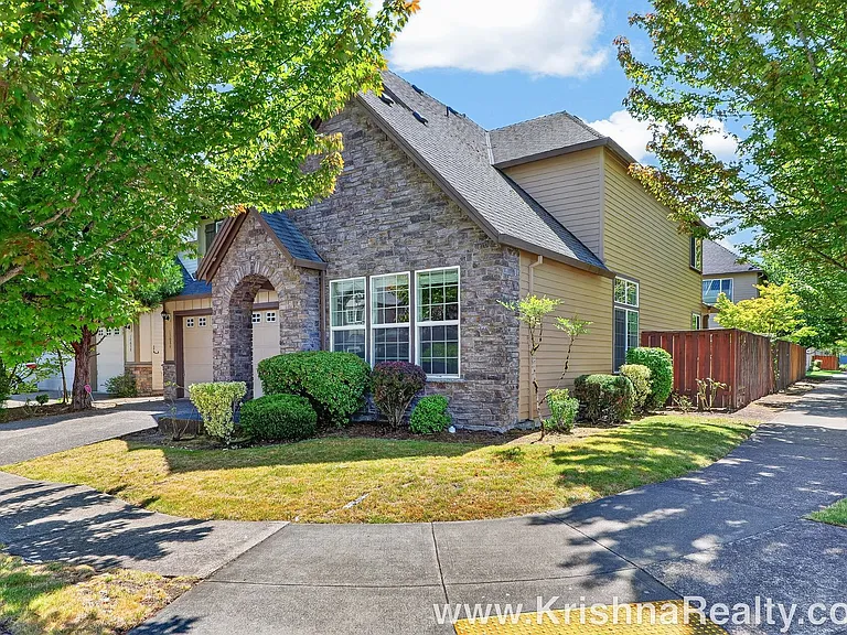 13686 NW Henninger Ln — Photo 2