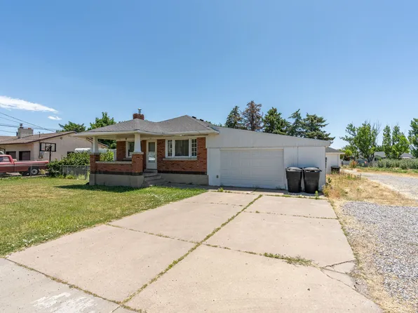 921 W 2700 S, Syracuse, UT 84075