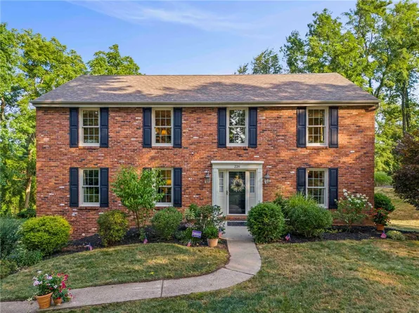 226 King Richard Dr, Canonsburg, PA 15317