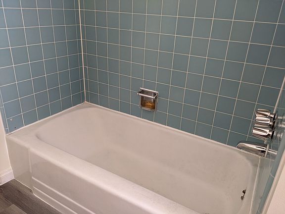 4th image of 250 N Oakland Ave APT 7