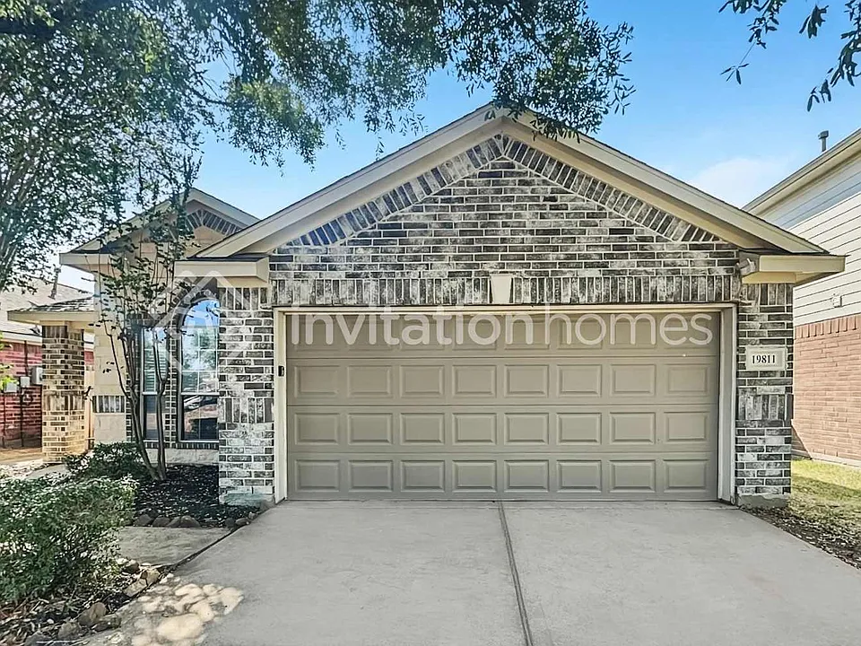 19811 Whispering Hollow Ln