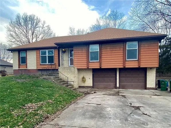 465 W 2nd St, Peculiar, MO 64078