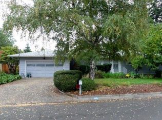 165 W Berdine St, Roseburg, OR 97471