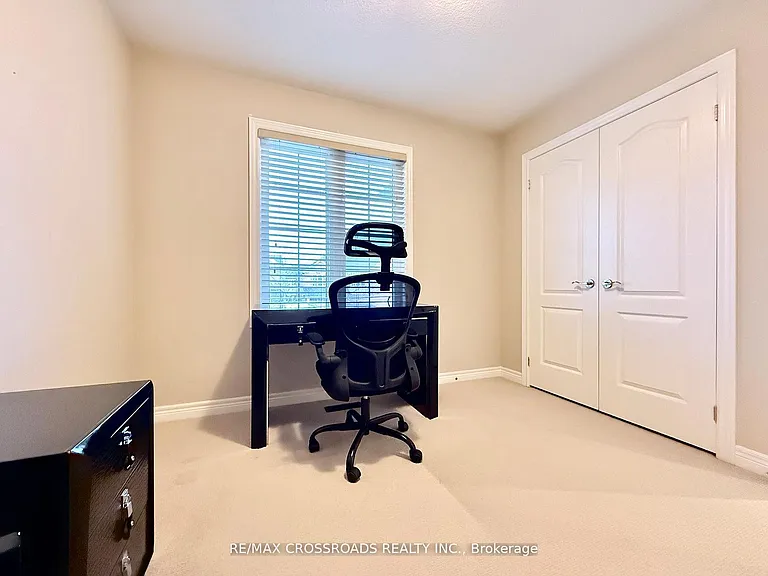 158 Gail Parks Cres — Photo 16