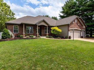 2769 Denacre Dr, Saint Louis, MO 63129