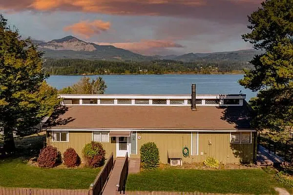 NE Riverview Dr, Cascade Locks — Photo 2