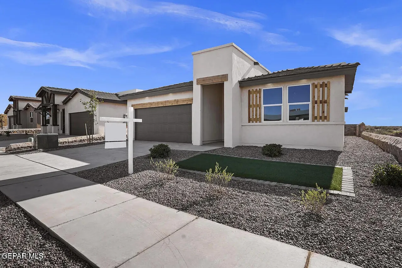 4 bed, 2.5 bath, 1919 sqft, $2,500 — Photo 3