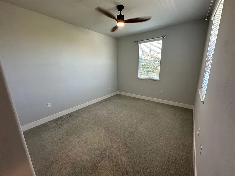 360 W Thurman Ave — Photo 26