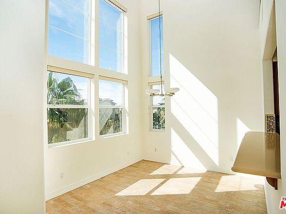 5th image of 7100 Playa Vista Dr APT 424