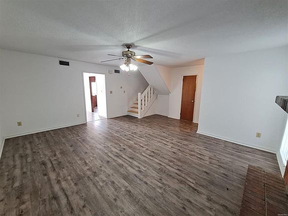 5th image of 2136 Rexford Rd