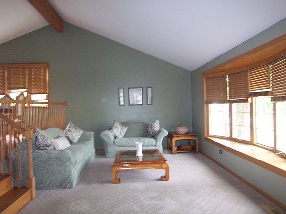 4th image of 8907 Meadowview Dr