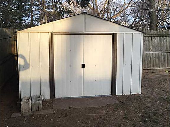4th image of 17 Carpenter Ct
