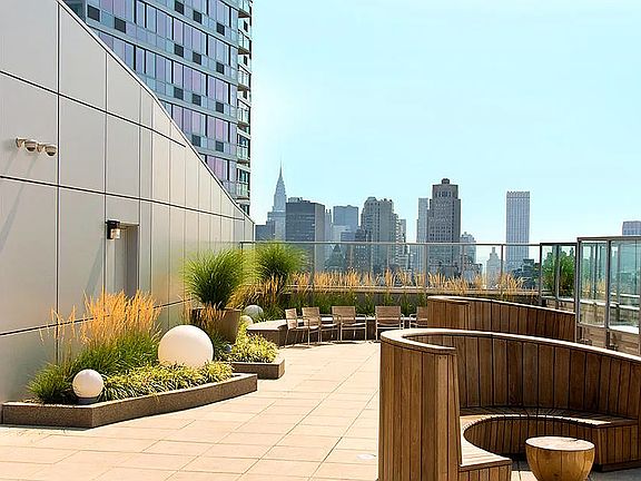 4th image of 505 W 37th St APT 23J
