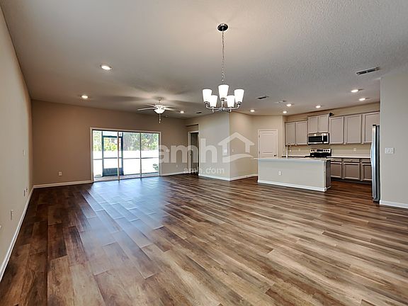 3rd image of 171 Stone Arbor Ln