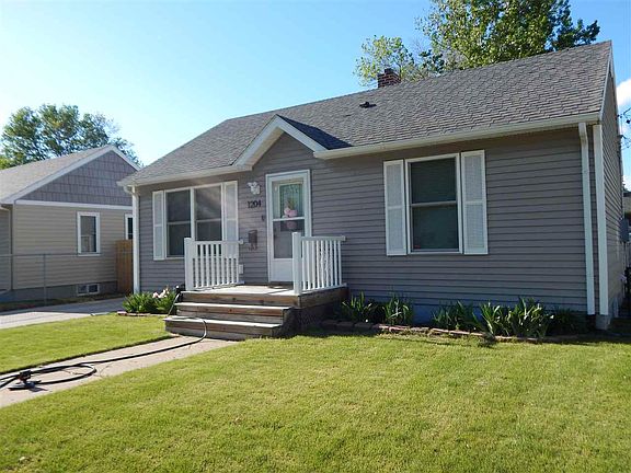 3rd image of 1204 5th Ave NW