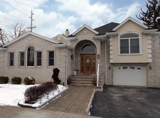 6 S Winifred Dr, Totowa, NJ 07512