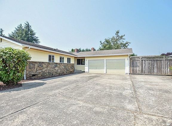 2nd image of 2721 Northlake Ave