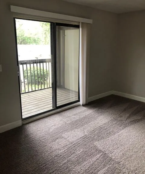 Oakbrook Village Apartments — Photo 24