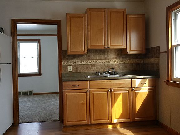 3rd image of 2831 North Ave #2
