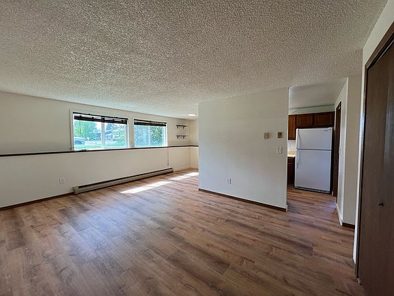 3rd image of 902 Montana St APT 3