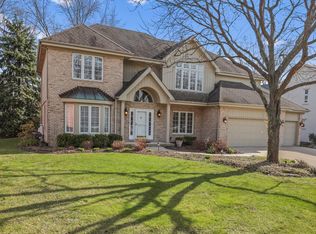 1907 Darien Club Dr, Darien, IL 60561