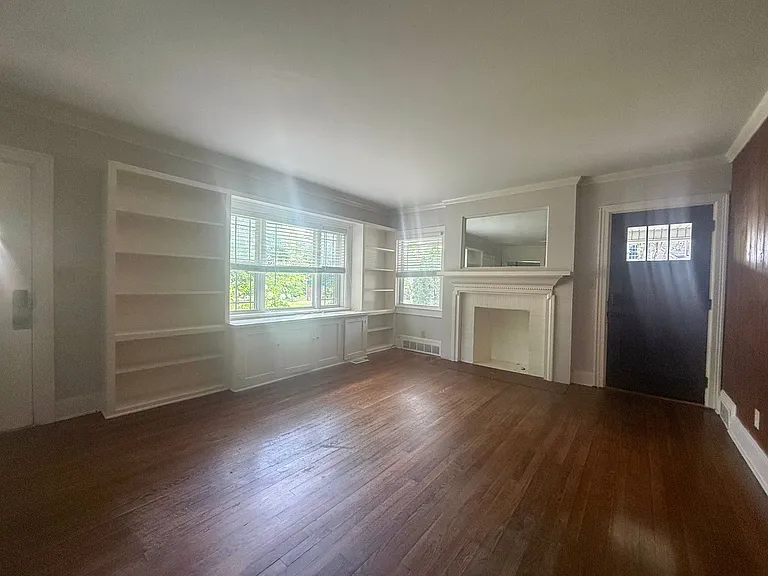 100 Davis Ave — Photo 6
