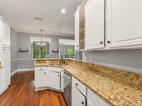4th image of 6335 Belgrand Dr