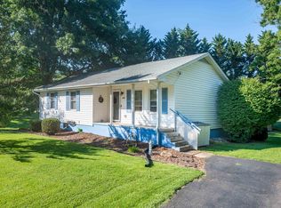 2116 Charlton Ln, Radford, VA 24141