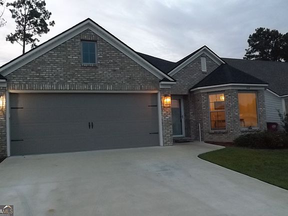 3rd image of 612 Whitetail Ln