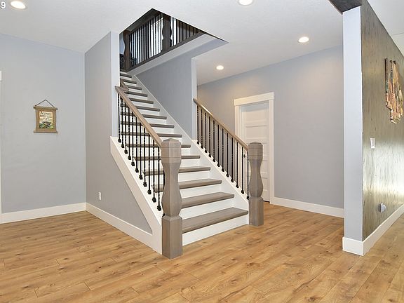3rd image of 7101 NE 64th Ct