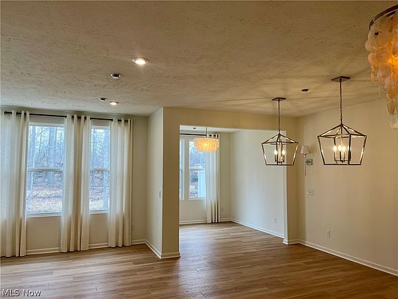 5th image of 27842 Birchwood Ct