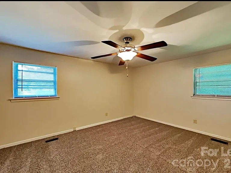 1817 Balfour Ln — Photo 5