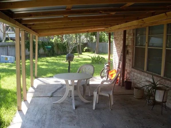 11910 Meadowtrail Ln, Meadows Place, TX 77477