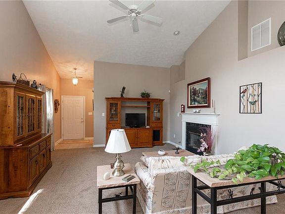 5th image of 17712 Crown Pointe Ct